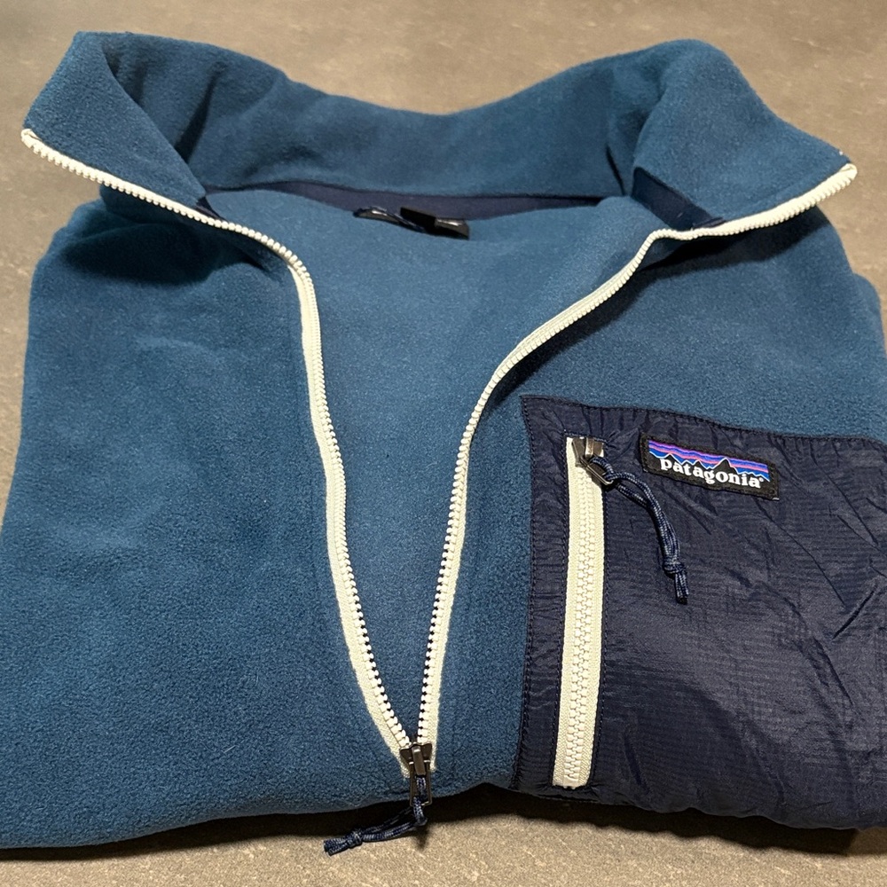 Patagonia Teal and Navy Fleece Jacket - Picture 5 of 5